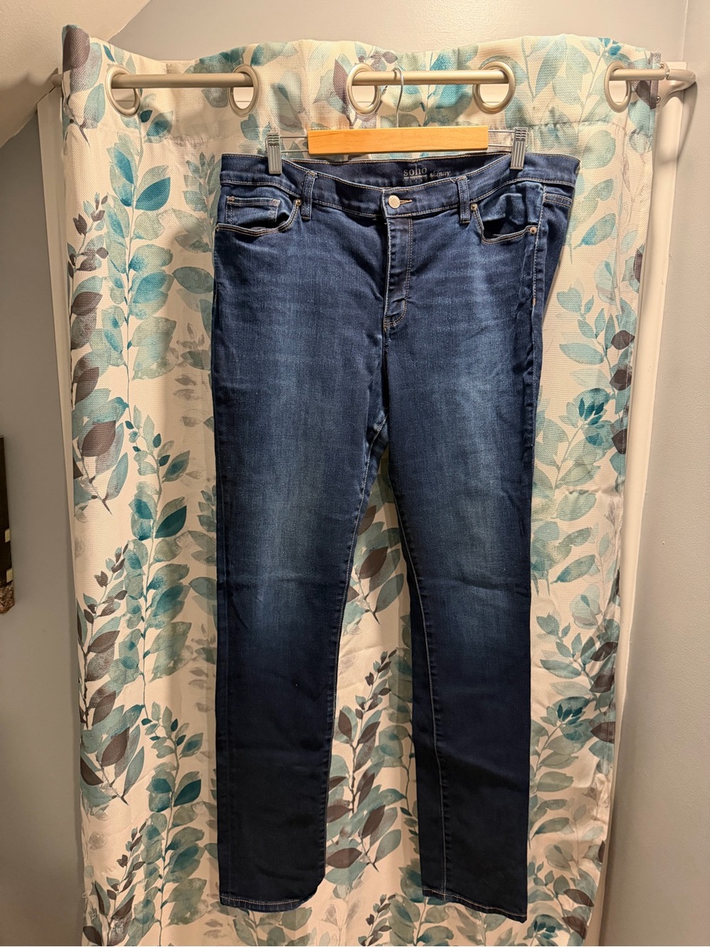 New York & Company Skinny Jeans in Dark Blue Wash